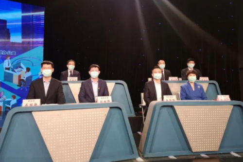 九洲電氣亮相“春風行動云聘會” 趙曉紅總裁應(yīng)邀接受現(xiàn)場采訪并回答求職者提問 